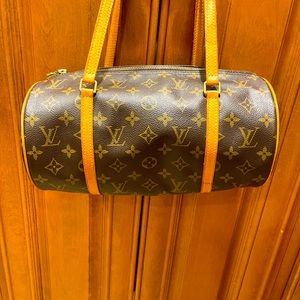 Authentic Louis Vuitton monogram canvas Papillon 26
